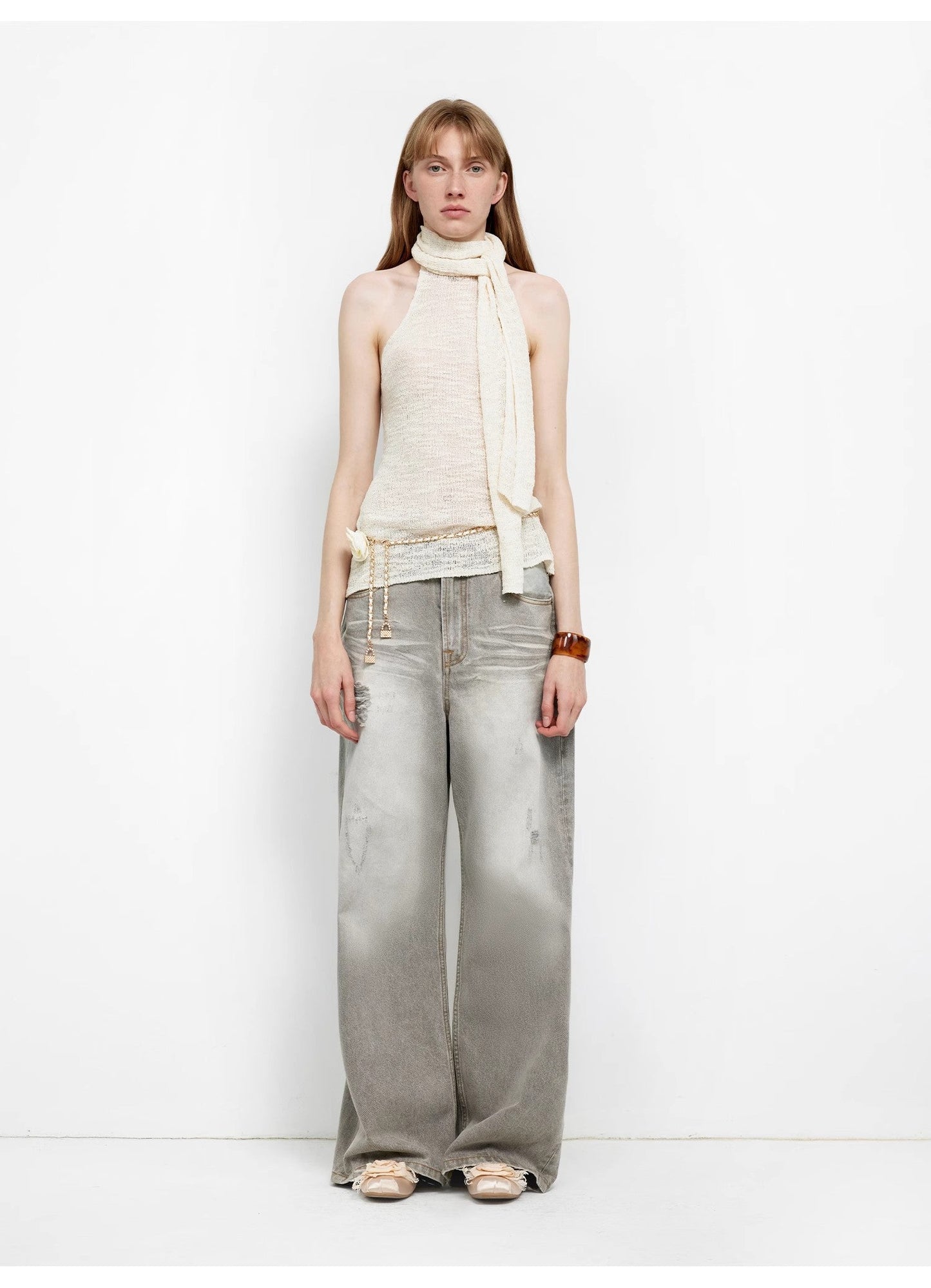 Heavy-Wash Light Gray Wide-Leg Jeans – Vintage Comfort & Style