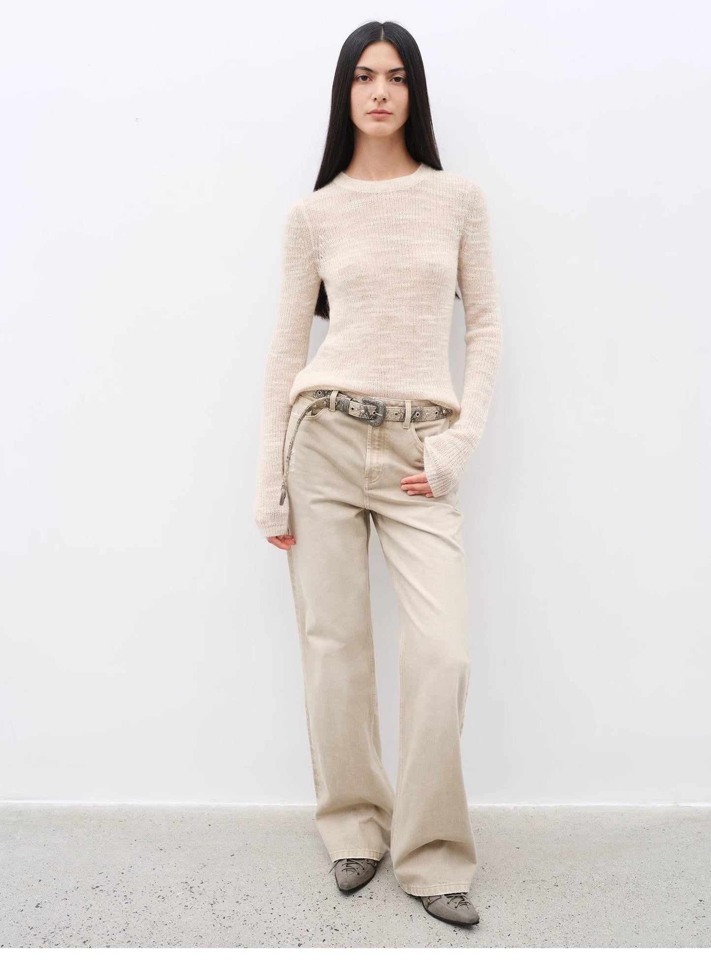 All-Season Slim-Fit Flared Jeans – Timeless Elegance