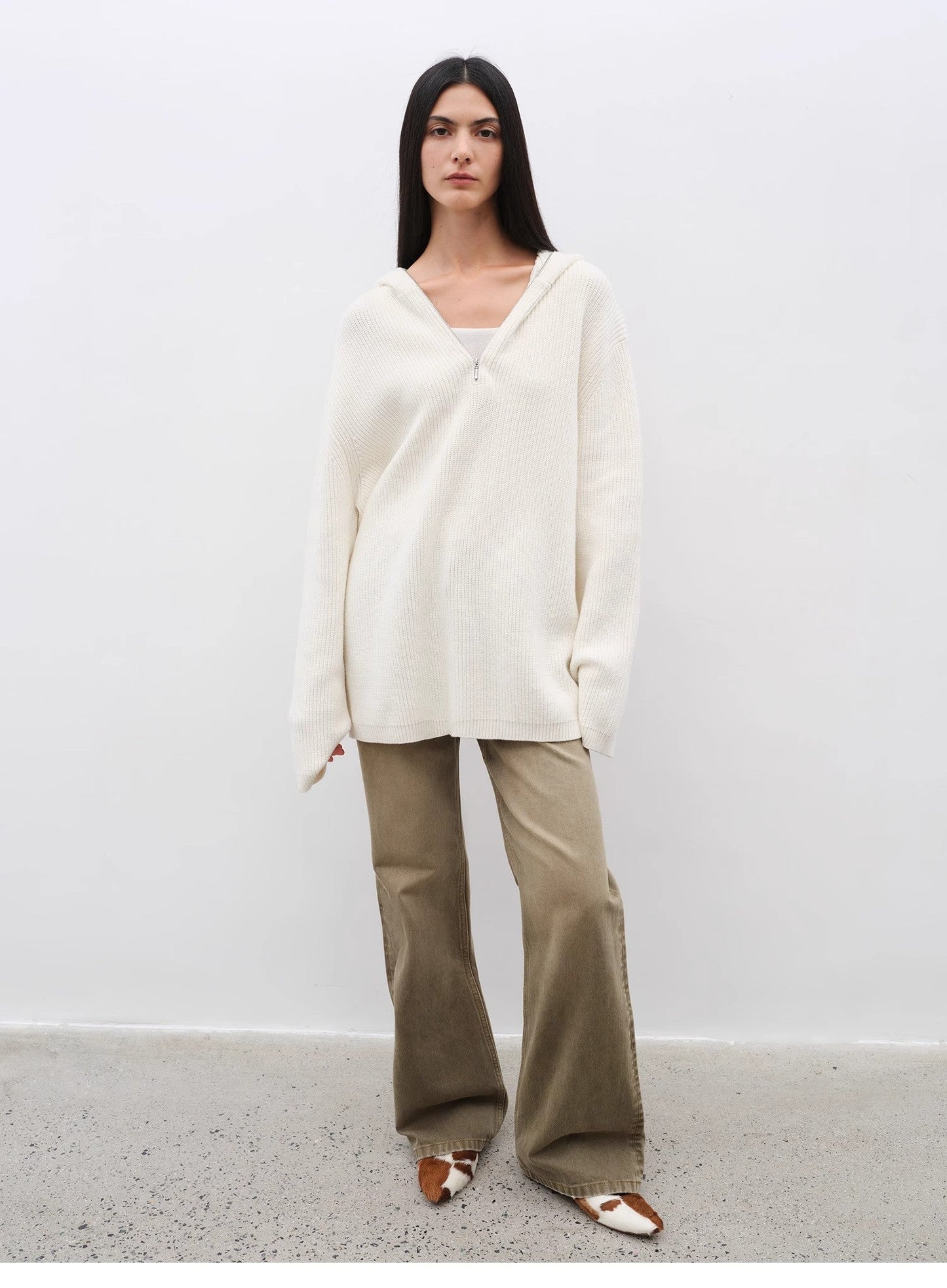 All-Season Slim-Fit Flared Jeans – Timeless Elegance