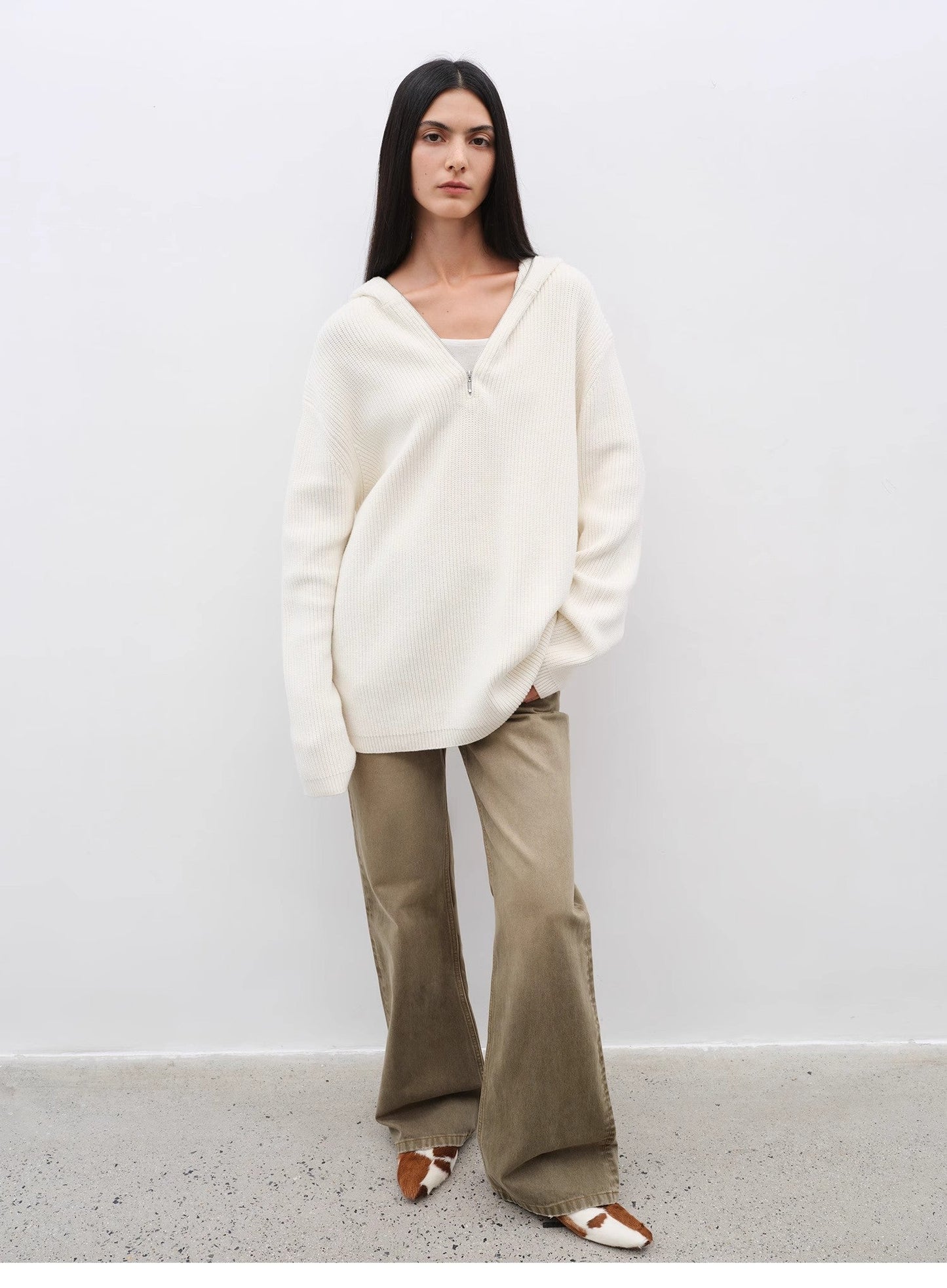 All-Season Slim-Fit Flared Jeans – Timeless Elegance