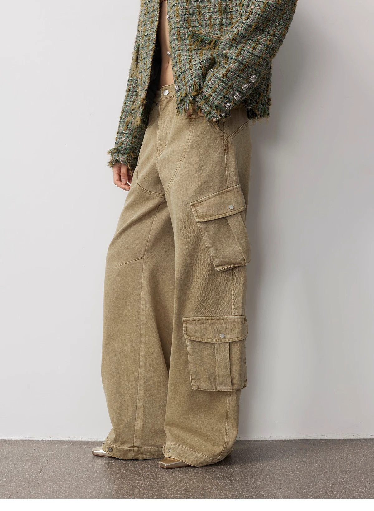 Nostalgic Wasteland Distressed Jeans – Urban Heavy-Wash Denim