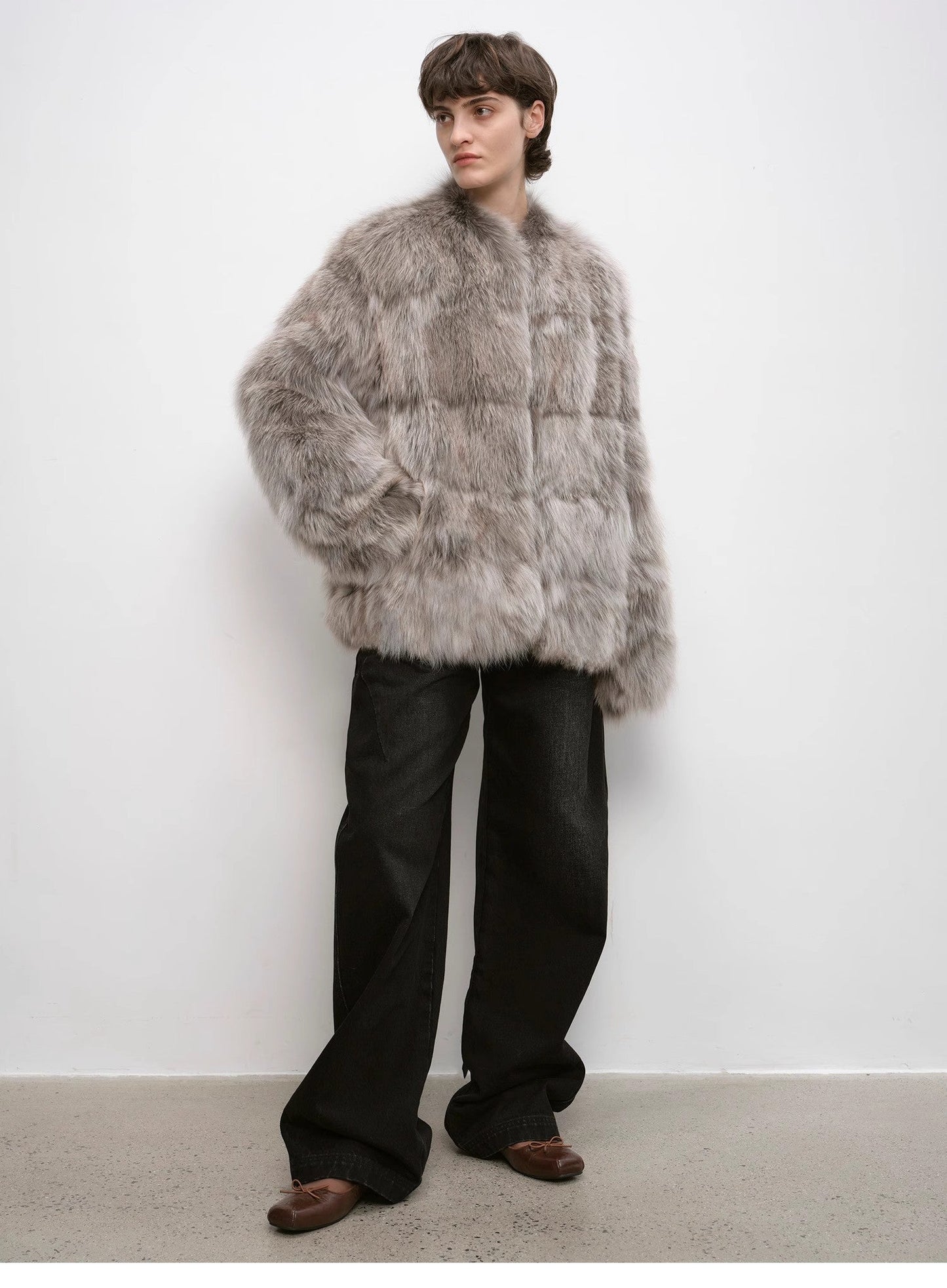 Slim and Durable Mid-Rise Curved Knife Cotton Washed Jeans