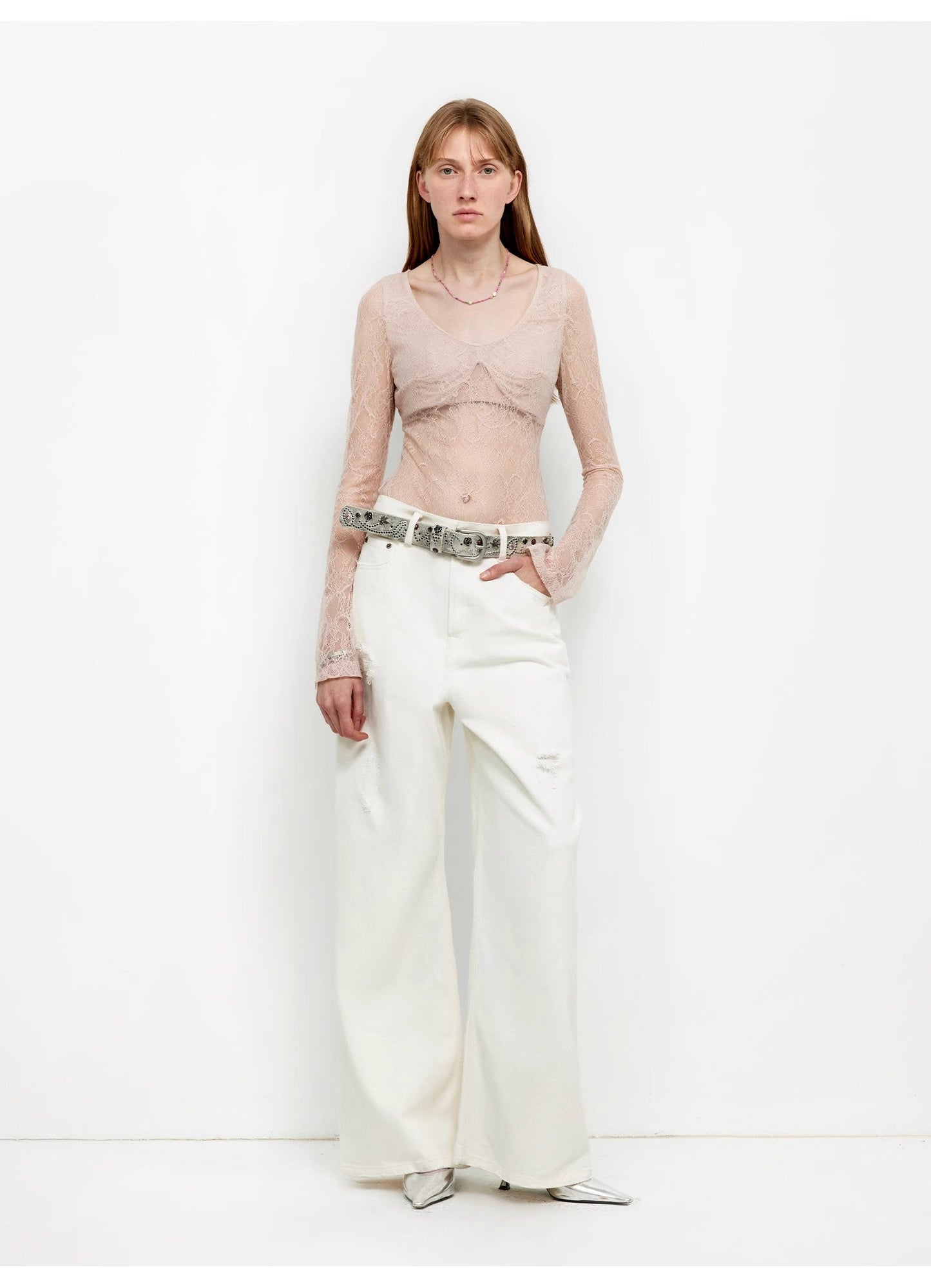 Heavy-Wash Light Gray Wide-Leg Jeans – Vintage Comfort & Style