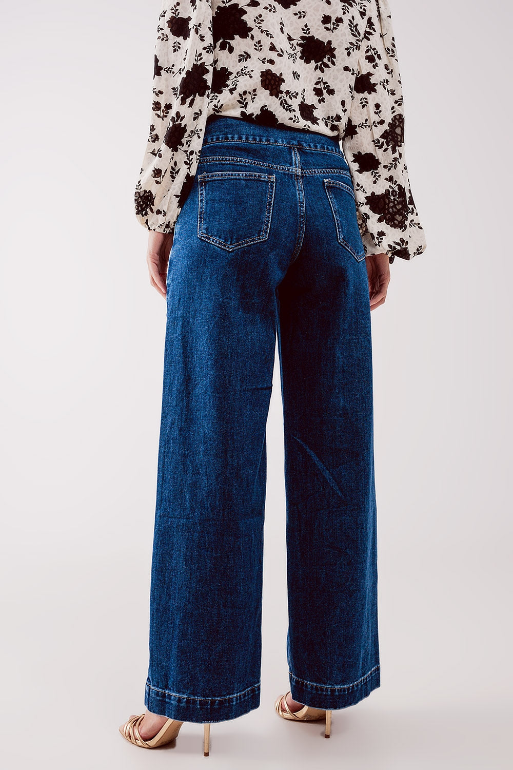 Button-Front Wide-Leg Jeans – Mid Blue Vintage Charm