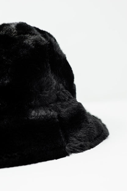 Reversible Bucket Hat in Black With Teddy Turn Up
